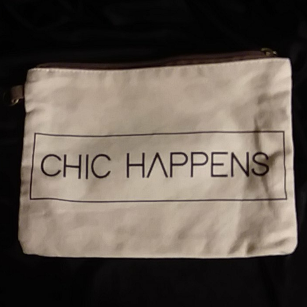 Chic happens cosmetic bag